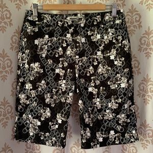 Coldwater Creek black and white floral NATURAL FIT Bermuda shorts 8
